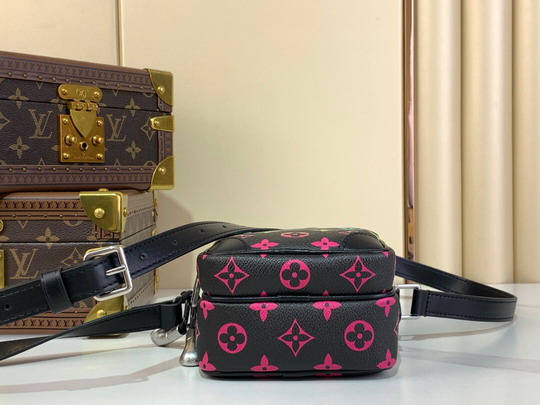 Pharrell Williams M13898 13 5x20x8cm gf_4