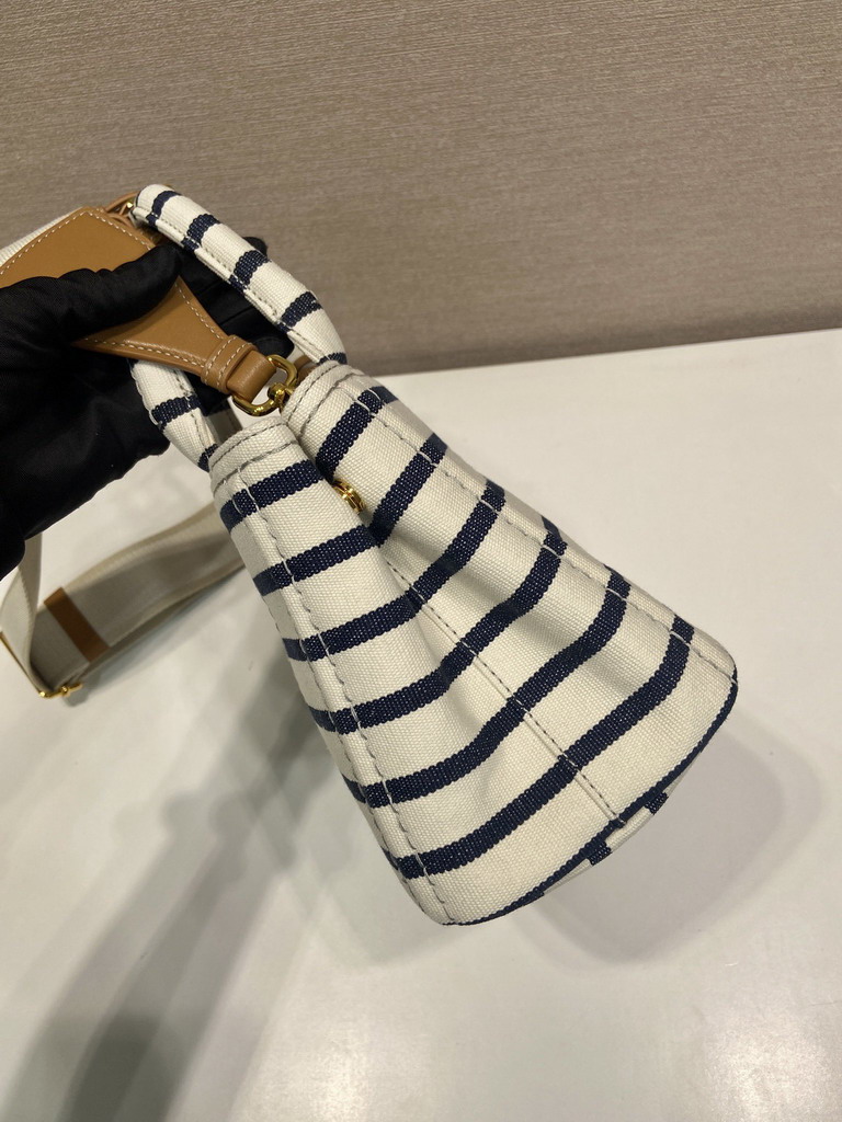 Prada 1BA038 22x15x13cm AP3_5