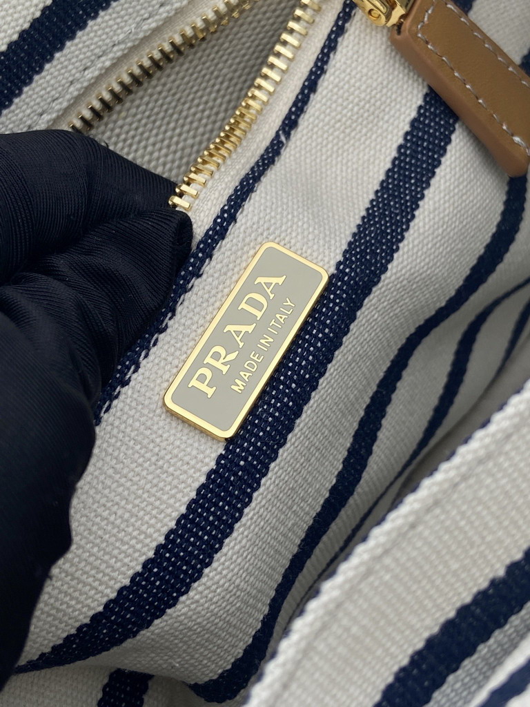 Prada 1BA038 22x15x13cm AP3_9