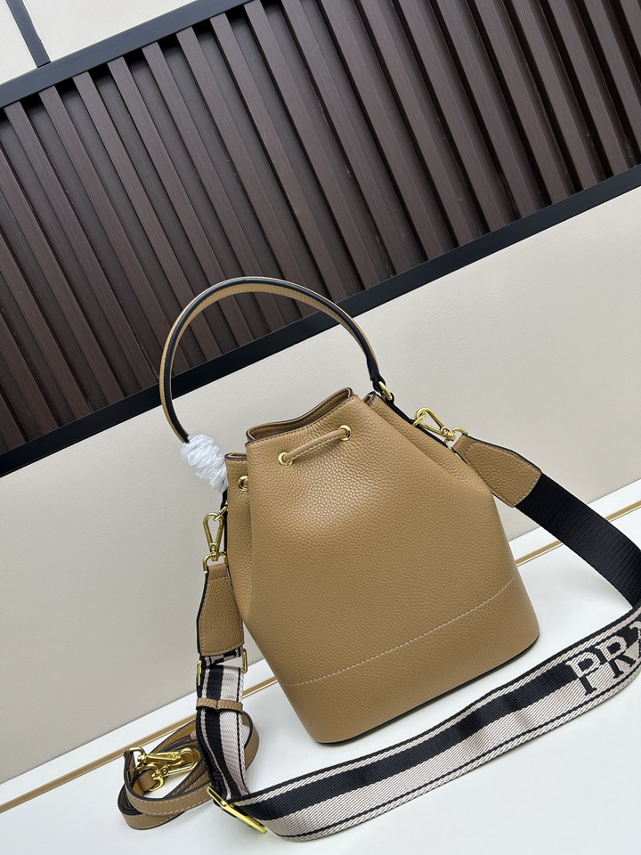 Prada 2090 21x25x15cm jj1_3