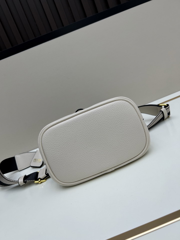 Prada 3536 19x18x12cm jj5_5