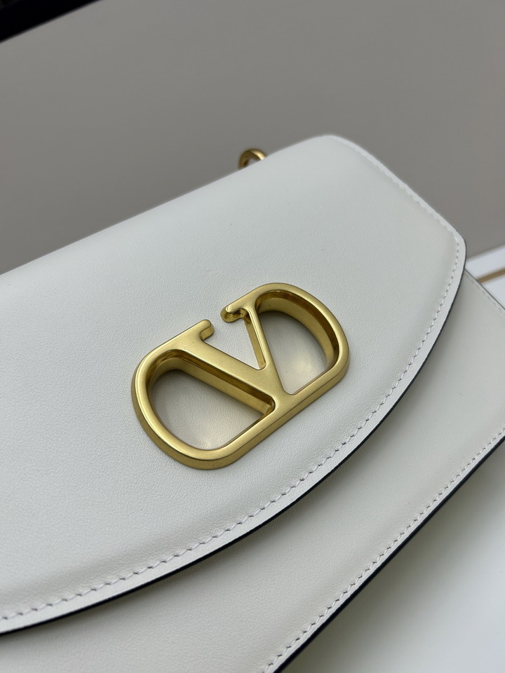 Val 20261 24x16x8cm jj2_4