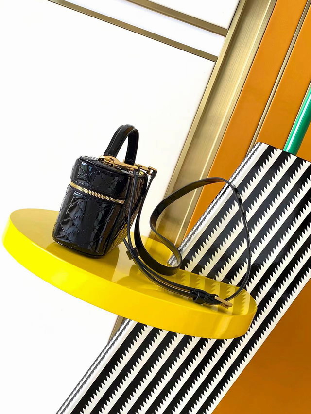 YSL 766731 18x11x6 5cm 8D3_2