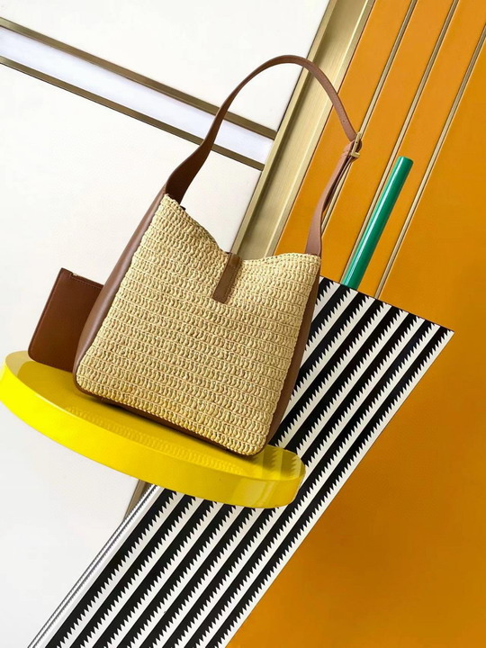 YSL 823812 22x22x10cm 8D_3