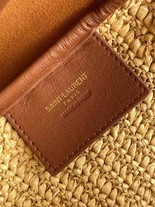 YSL 823812 22x22x10cm 8D_9