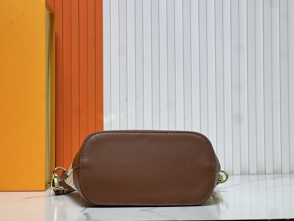 Bloom M66588 20x20 5x11cm ss1_6