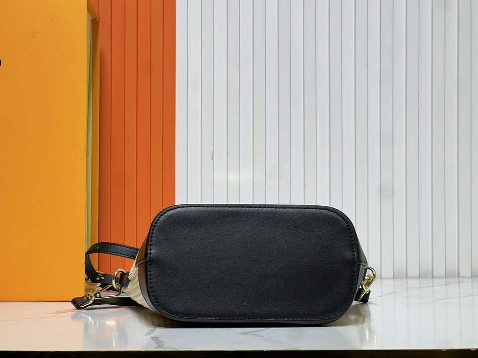 Bloom M66588 20x20 5x11cm ss7_6