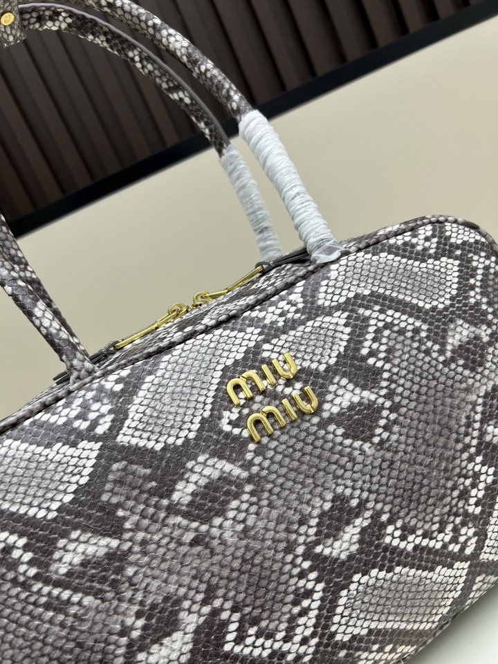 Miu 02027 29 5x18x9cm ss1_4