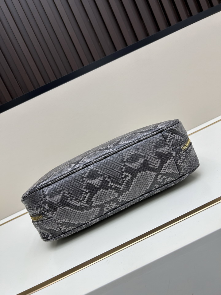 Miu 02027 29 5x18x9cm ss2_5