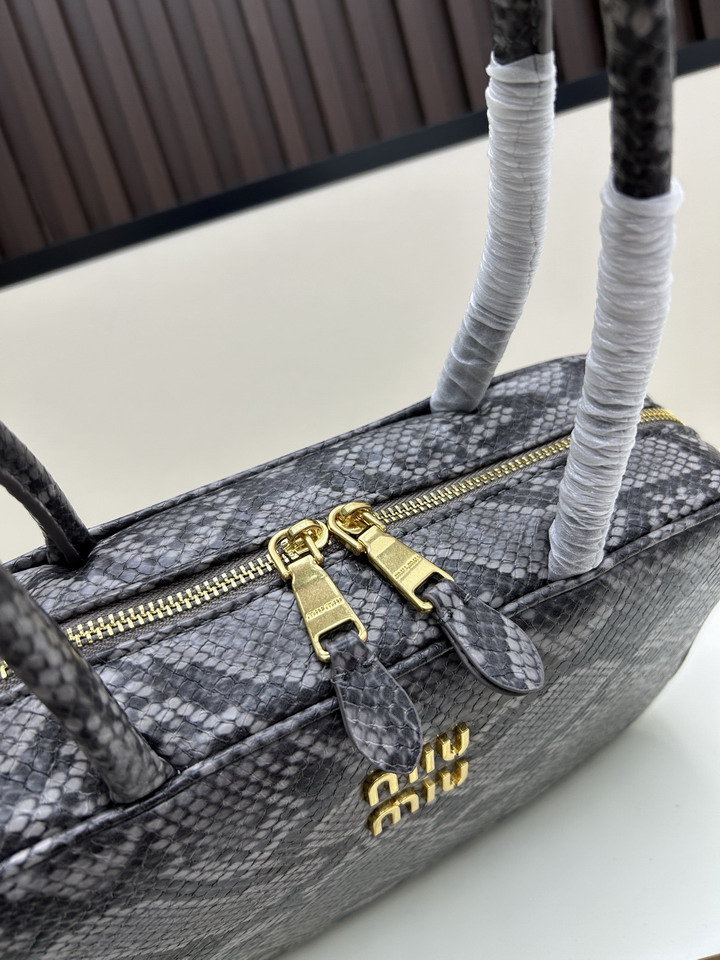 Miu 02027 29 5x18x9cm ss2_6