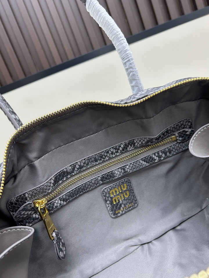 Miu 02027 29 5x18x9cm ss2_8