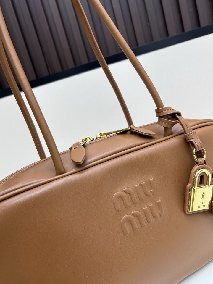 Miu 07072 29 5x18x9cm ss1_4