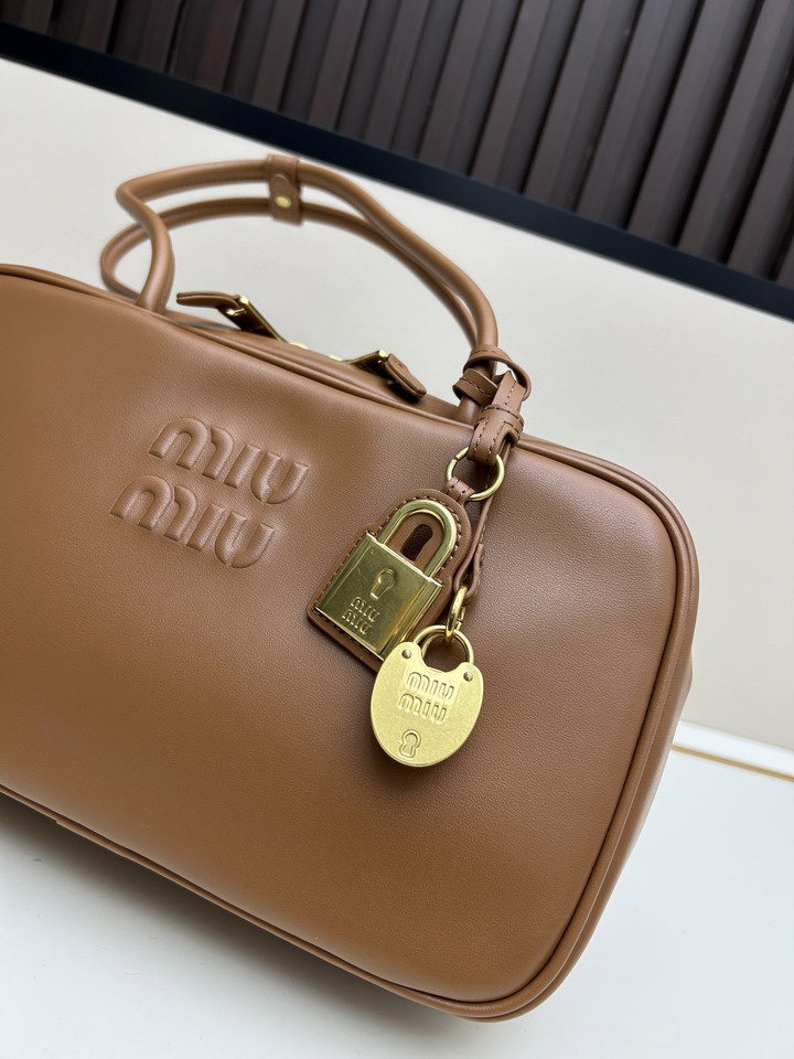 Miu 07072 29 5x18x9cm ss1_5