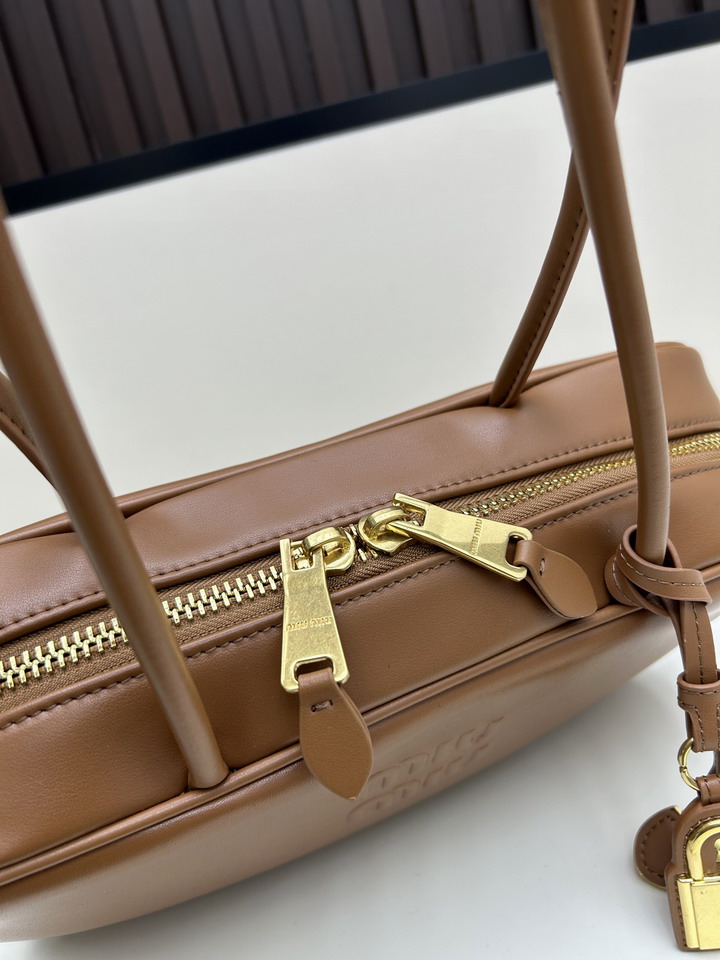 Miu 07072 29 5x18x9cm ss1_6