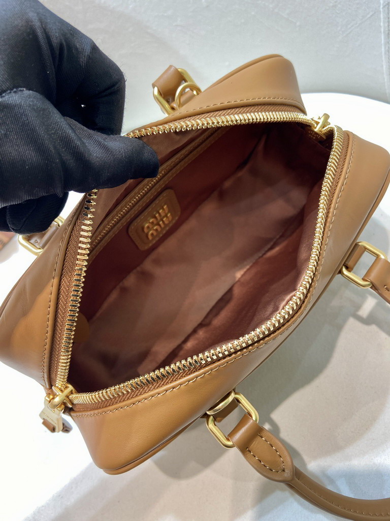 Miu 5BB142 22x10 5x7 5cm AP_10