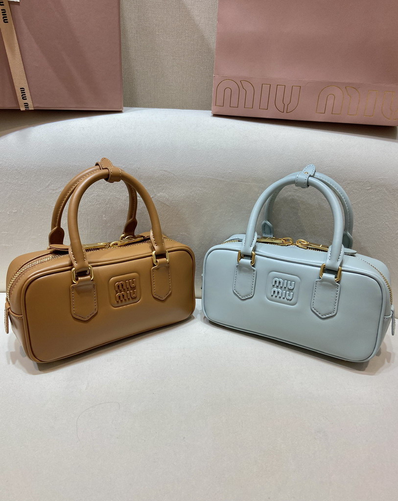 Miu 5BB142 22x10 5x7 5cm AP_2