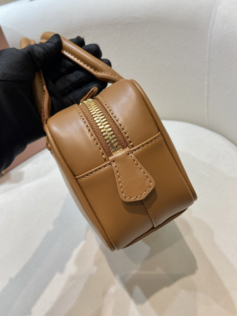 Miu 5BB142 22x10 5x7 5cm AP_7