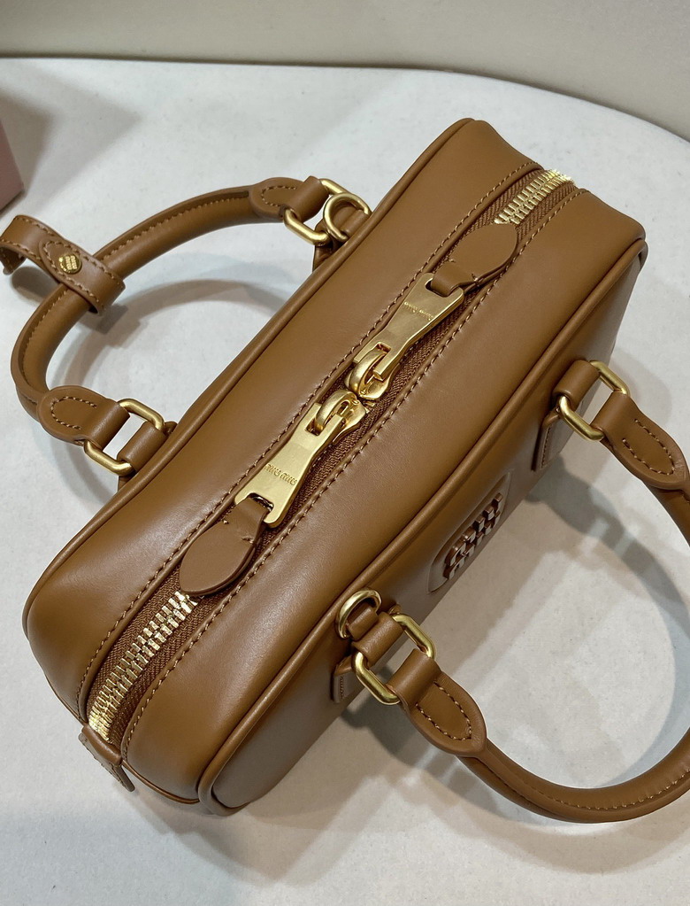 Miu 5BB142 22x10 5x7 5cm AP_8