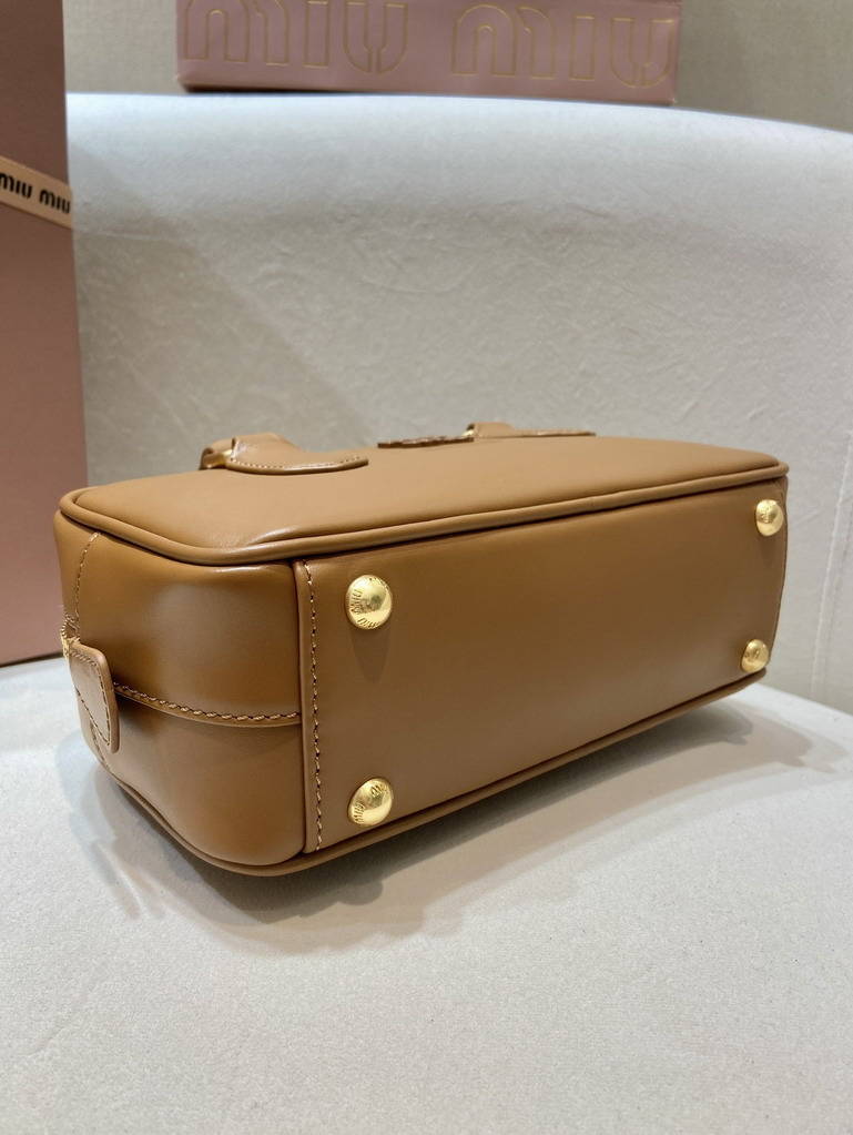 Miu 5BB142 22x10 5x7 5cm AP_9