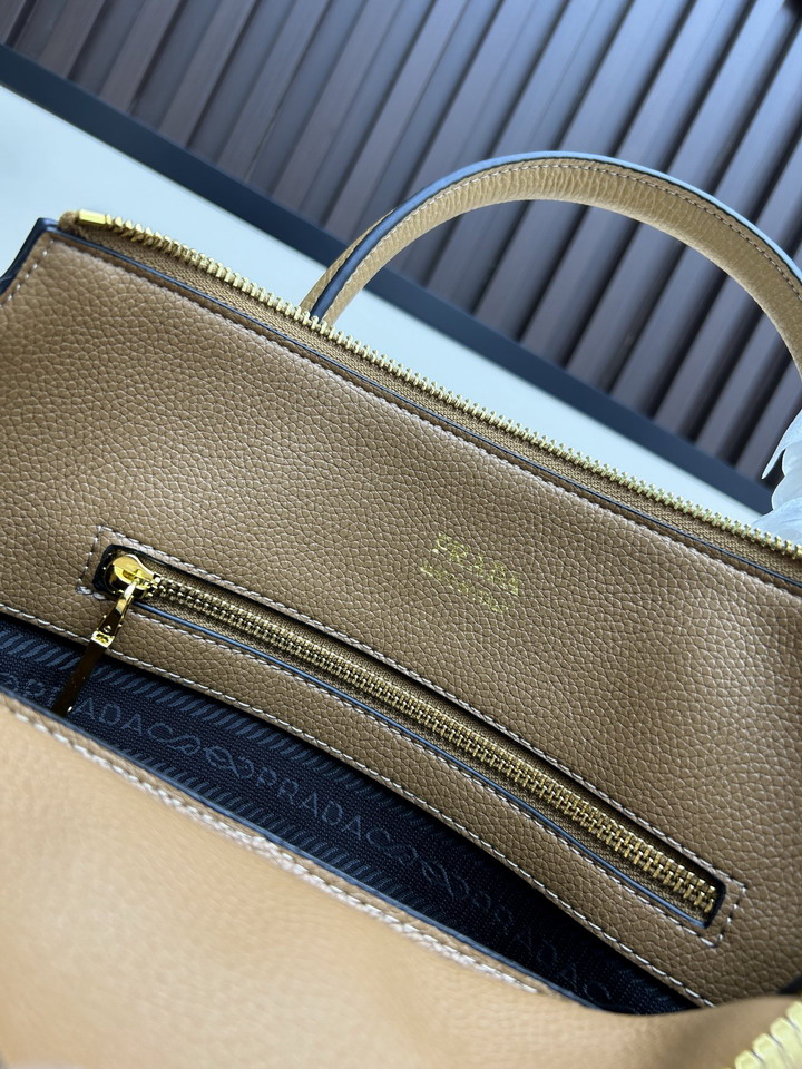 Prada 1BA157 31x23x14cm ss_8