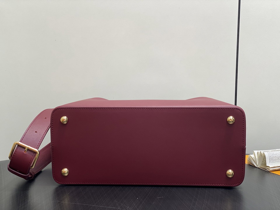 Cap M24607 38x23x16cm gf2_4