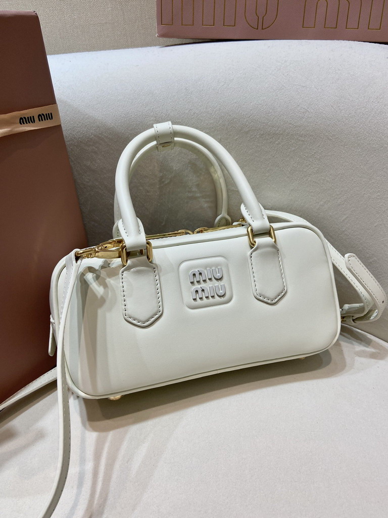 Miu 5BB142 22x10 5x7 5cm AP3_1