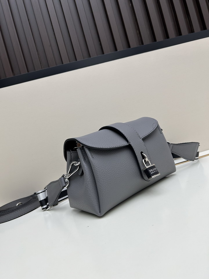 Prada 3539 22x10x12cm ss2_2