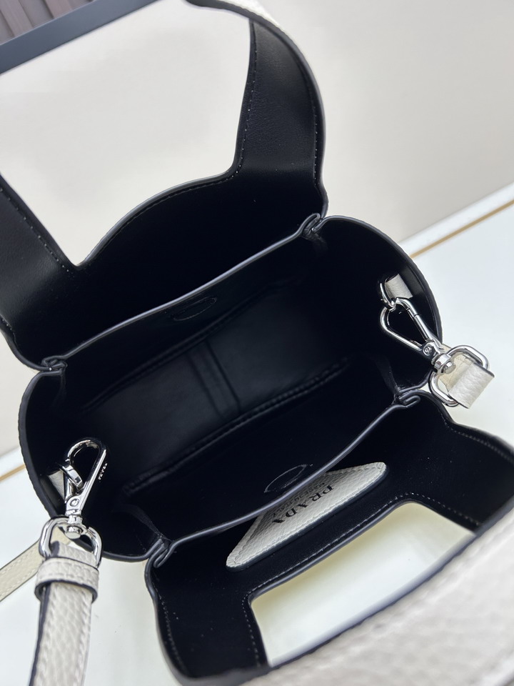 Prada 1BA349 15 5x18x10cm jj3_7