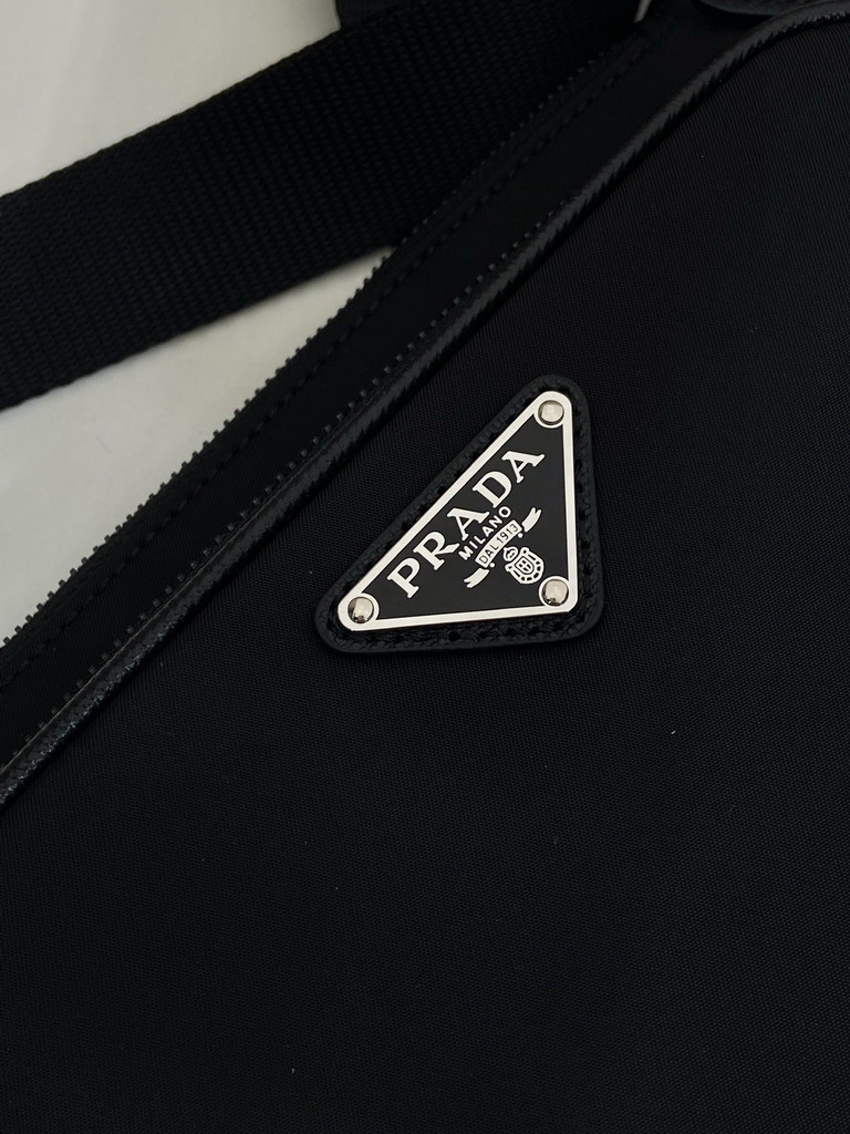 Prada 2VH128 19x13x2 5cm AP1_7