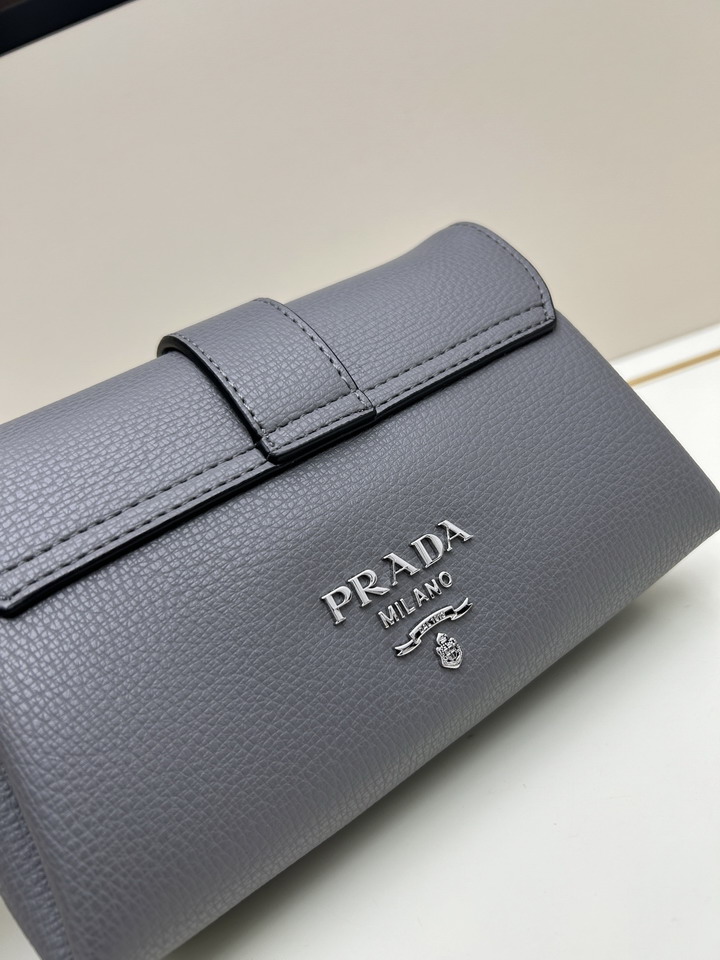 Prada 3539 22x10x12cm ss2_4