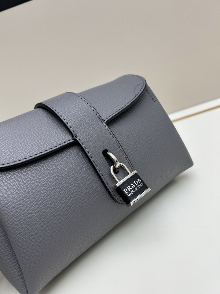 Prada 3539 22x10x12cm ss2_6