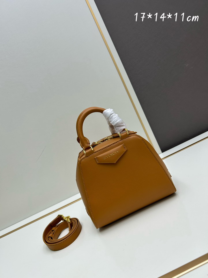 Givenchy Antigona 17x14x11cm ss1_1