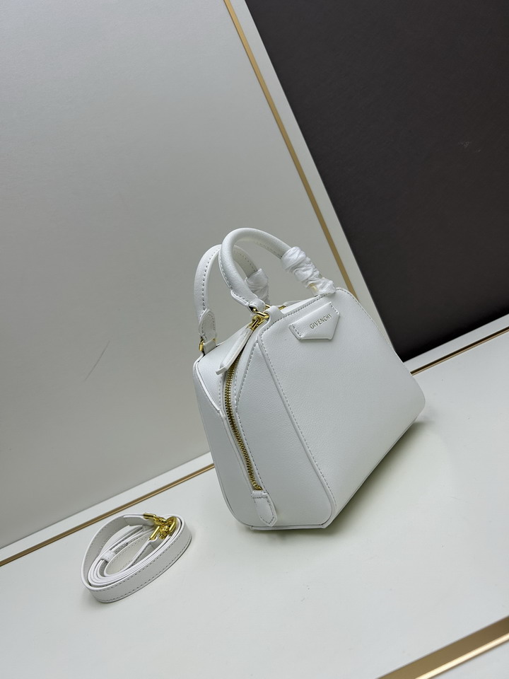 Givenchy Antigona 17x14x11cm ss2_2