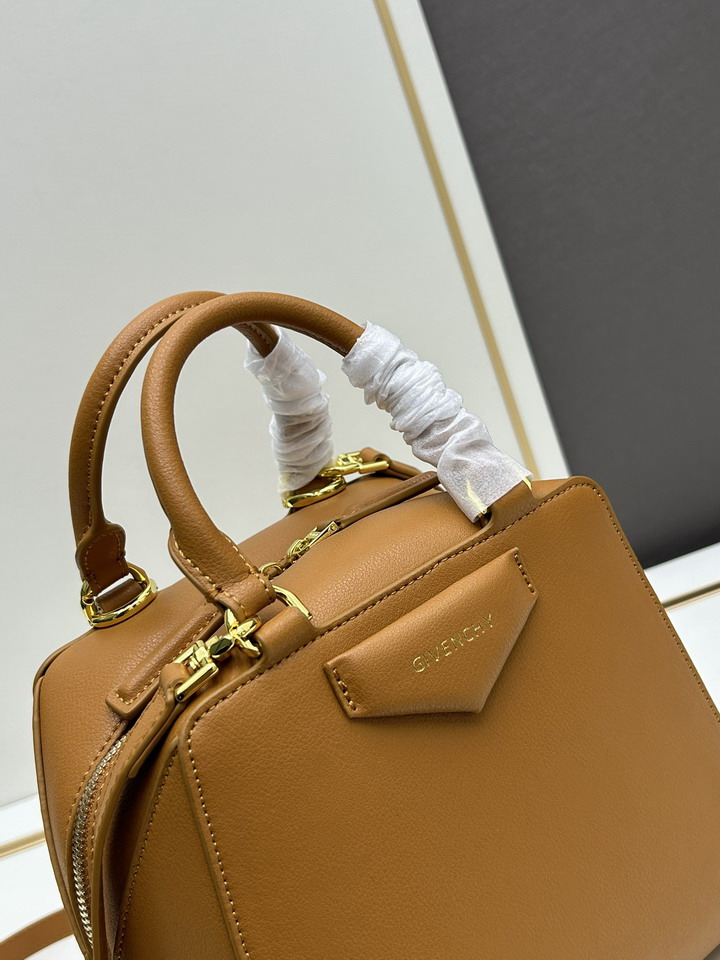 Givenchy Antigona 22x19x13 5cm ss1_5