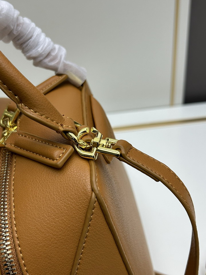 Givenchy Antigona 22x19x13 5cm ss1_7