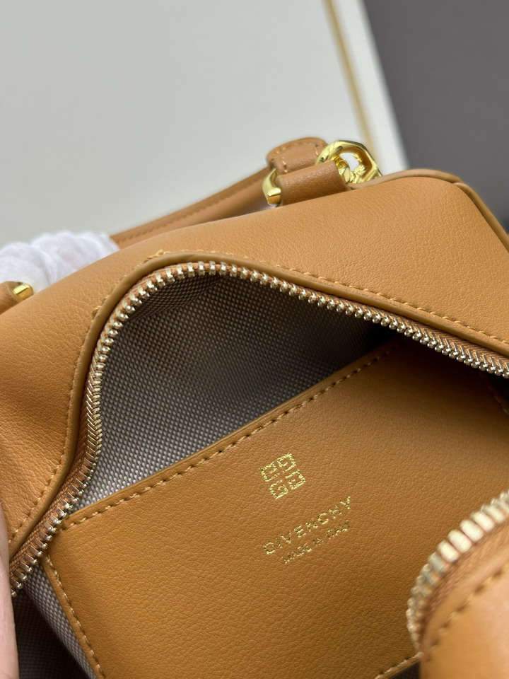 Givenchy Antigona 22x19x13 5cm ss1_9