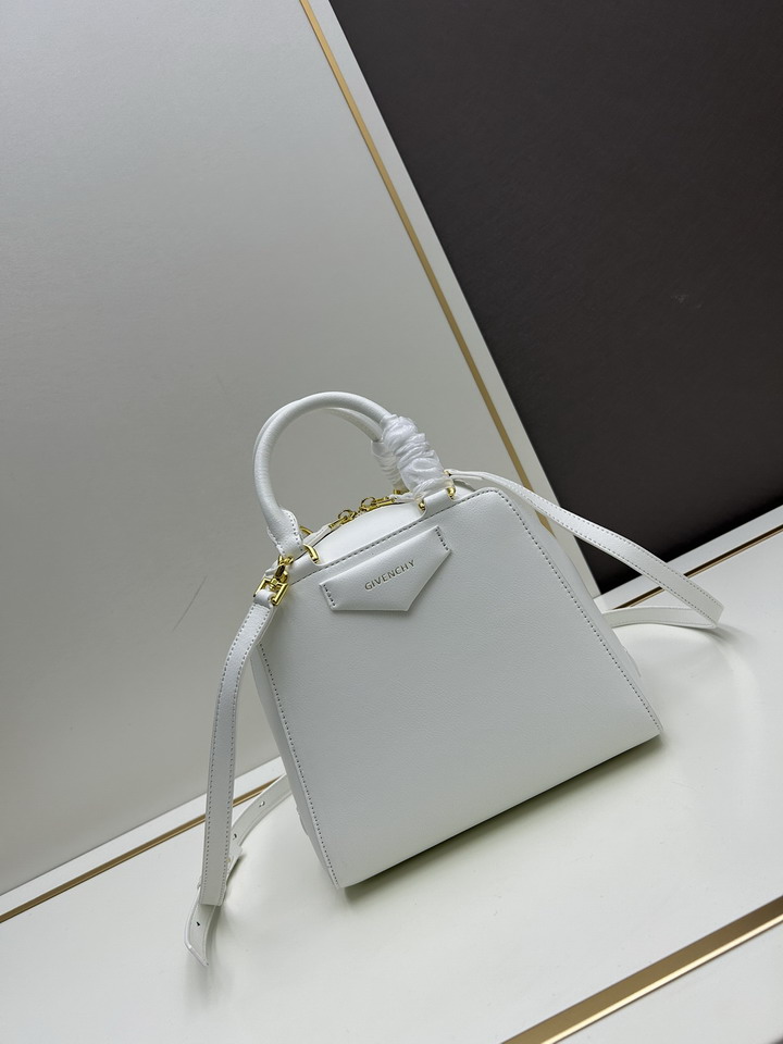 Givenchy Antigona 22x19x13 5cm ss2_2