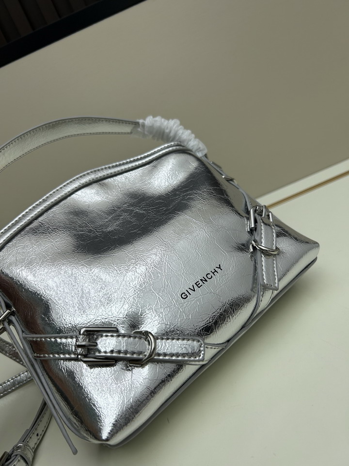 Givenchy Voyou 19x16 5x4cm ss1_4