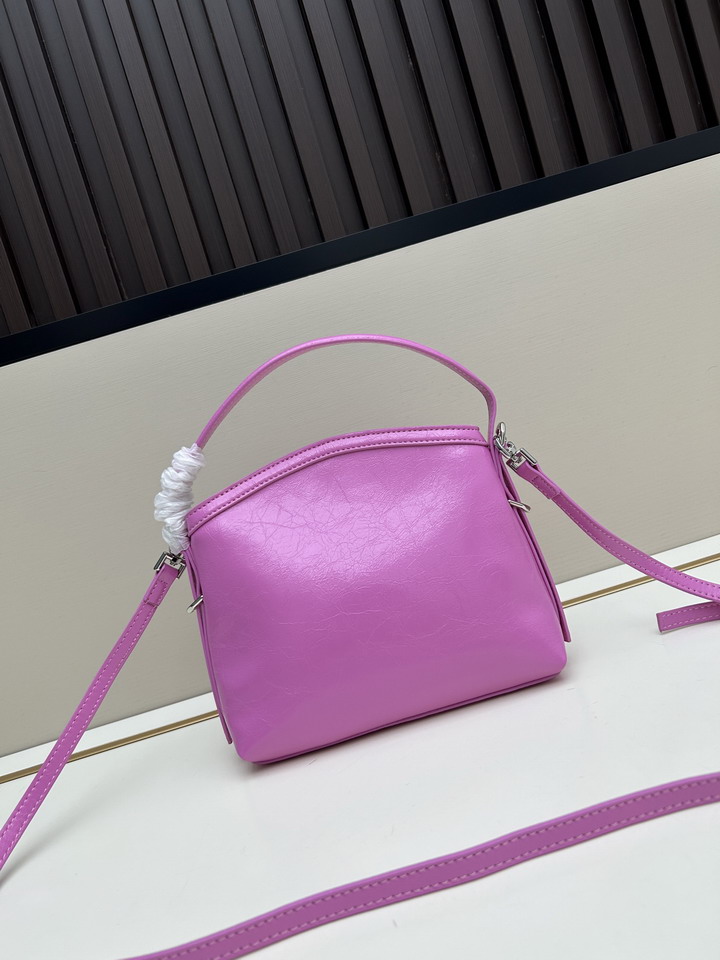 Givenchy Voyou 19x16 5x4cm ss2_3