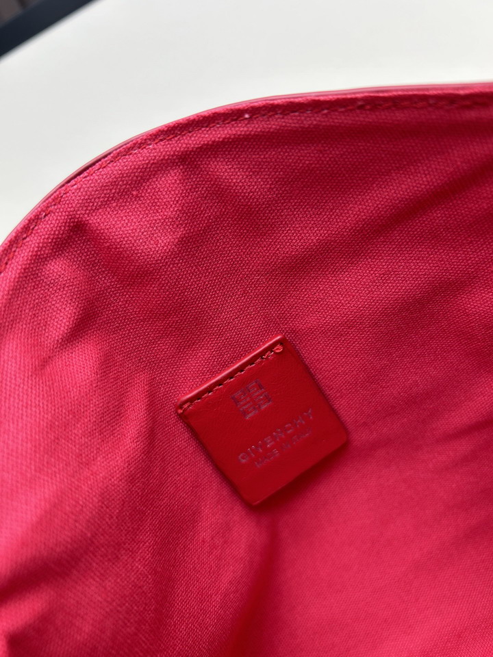 Givenchy Voyou 19x16 5x4cm ss3_8