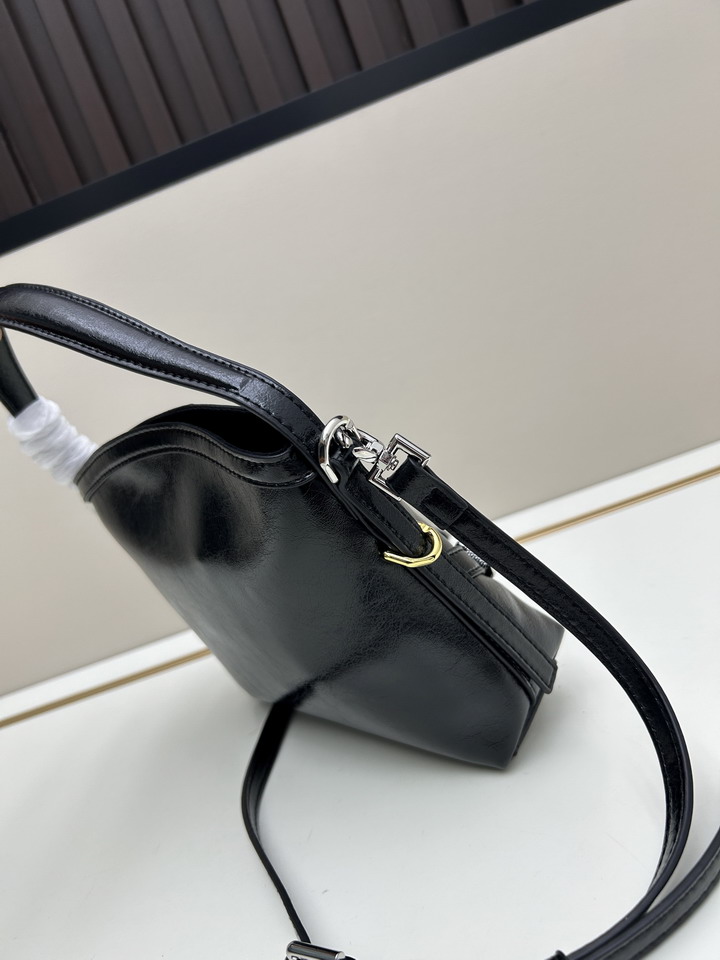 Givenchy Voyou 19x16 5x4cm ss_3