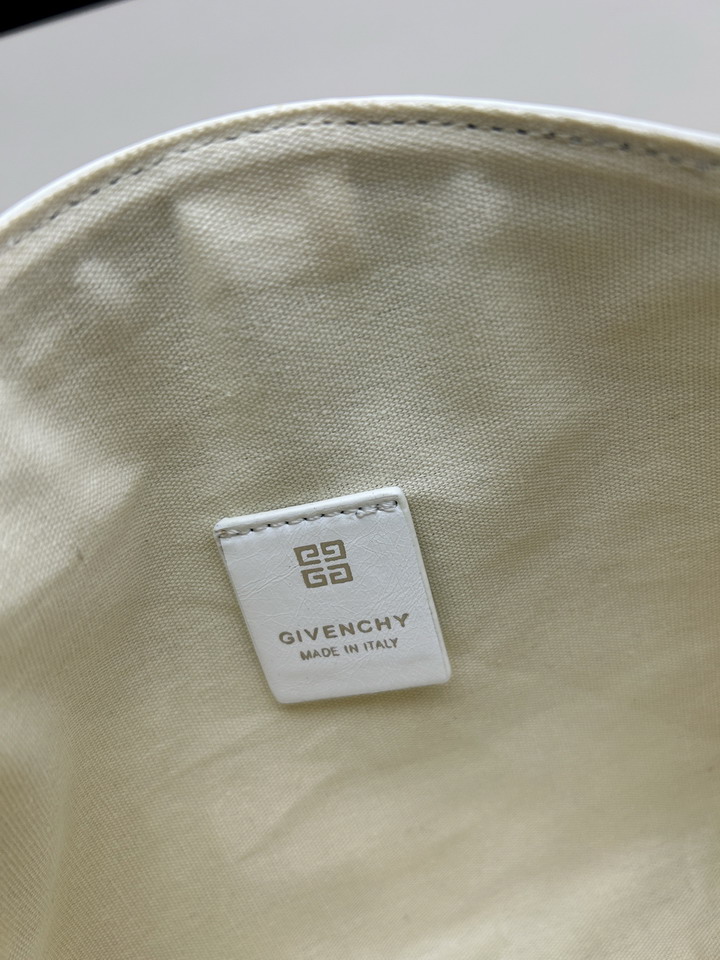 Givenchy Voyou 19x16 5x4cm ss4_8