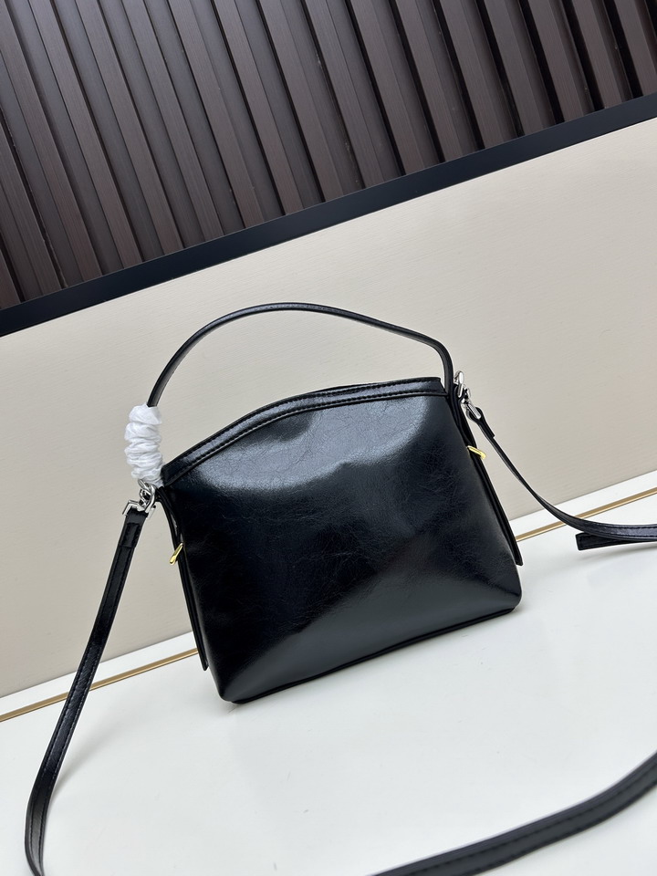 Givenchy Voyou 19x16 5x4cm ss_4