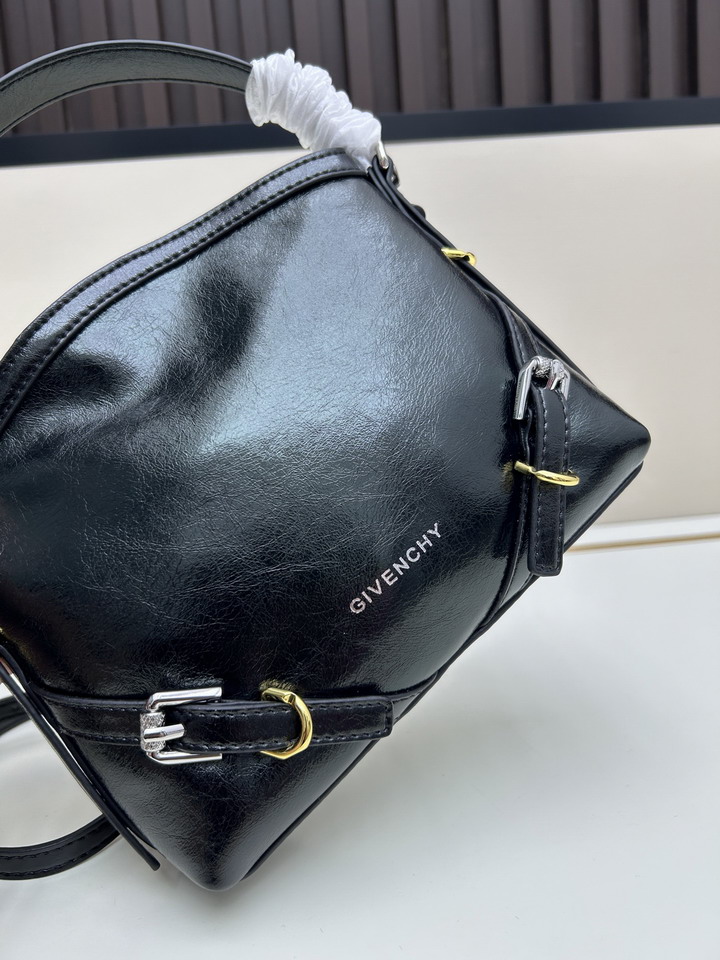 Givenchy Voyou 19x16 5x4cm ss_5