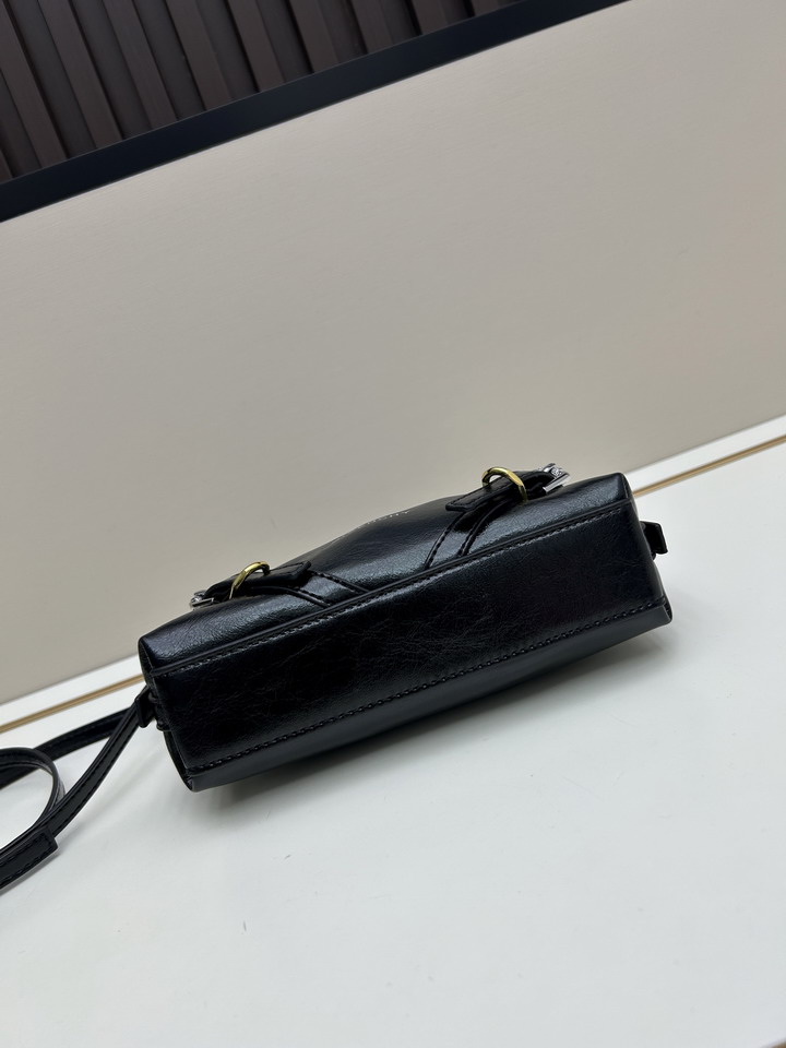 Givenchy Voyou 19x16 5x4cm ss_6