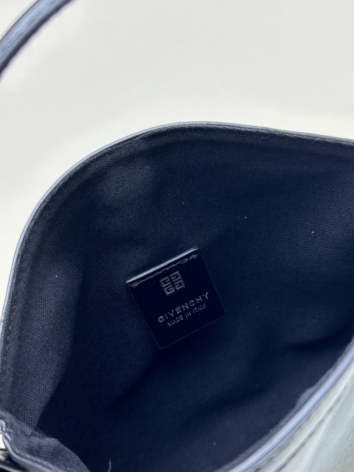 Givenchy Voyou 19x16 5x4cm ss_9