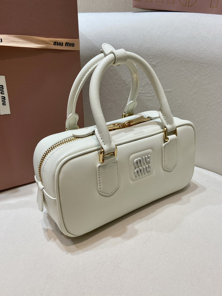 Miu 5BB142 22x10 5x7 5cm AP3_3