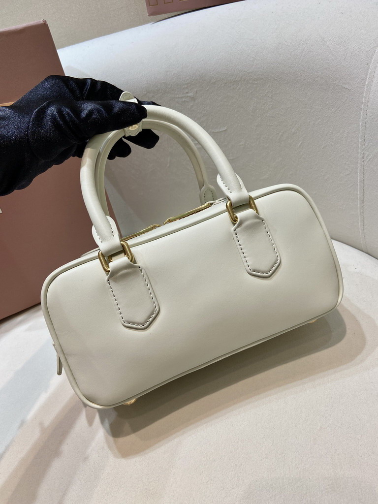 Miu 5BB142 22x10 5x7 5cm AP3_4