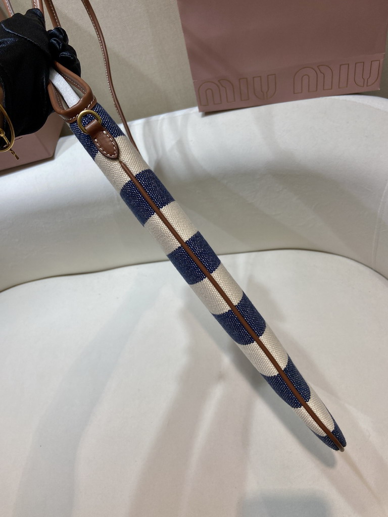 Miu 5BG231 40x35cm AP2_5