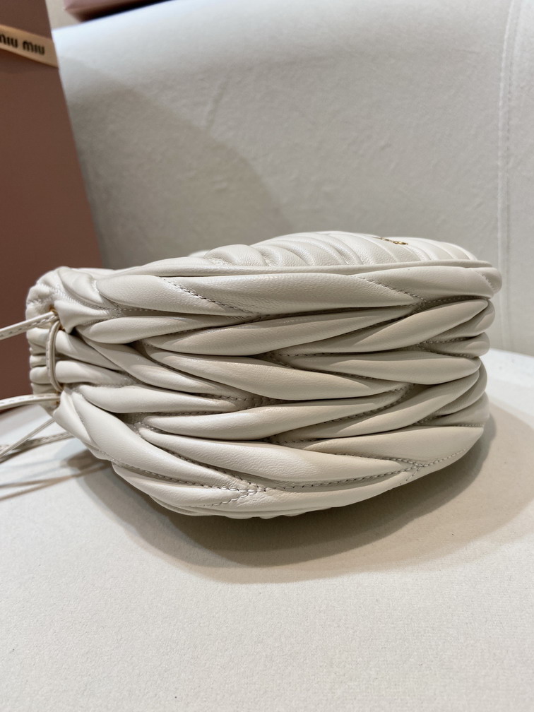 Miu 5ND022 16x14x7 5cm AP1_6